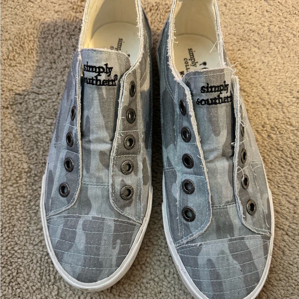 Simply Southern Camouflage laceless shoes